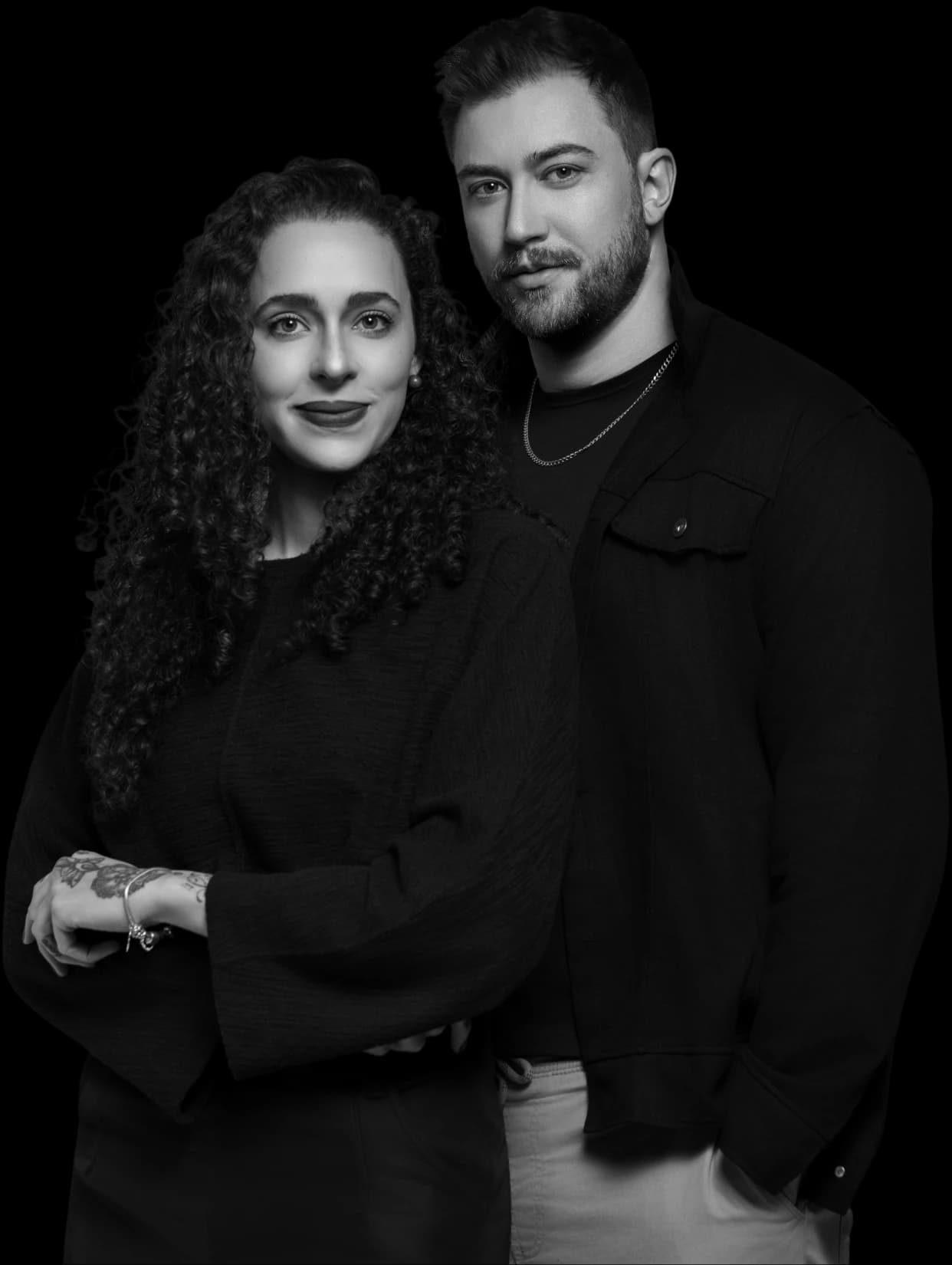 Mariana Jotz e Dílan Silva, cofundadores da Auralux Studio